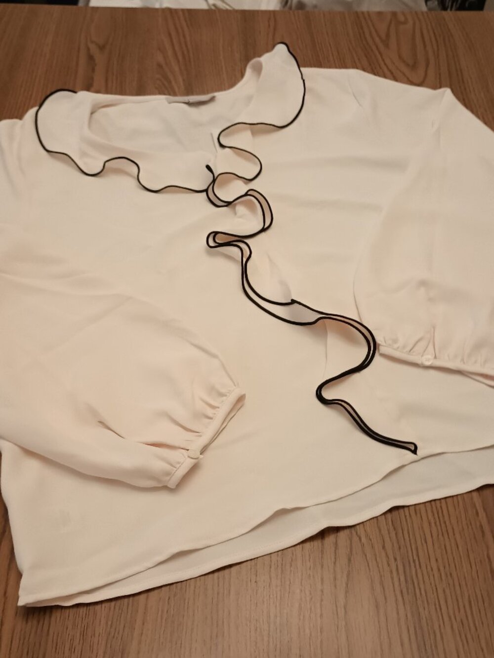Loft Size XXL Cream Ruffle Top (NWT)